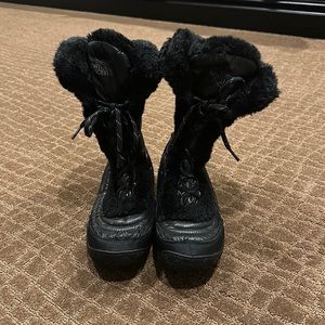 The North Face Women’s Size 9 Black After Ski Boot